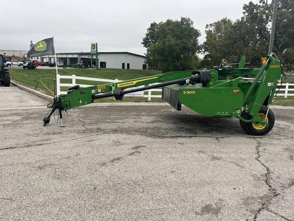 Image of John Deere S300 equipment image 1