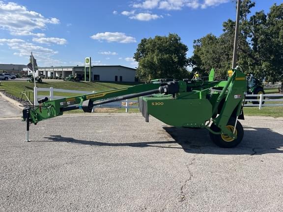 Image of John Deere S300 equipment image 1