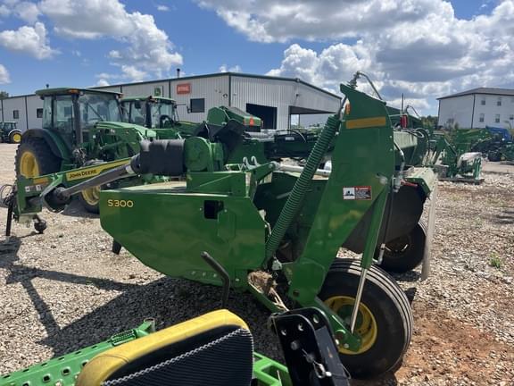Image of John Deere S300 equipment image 4