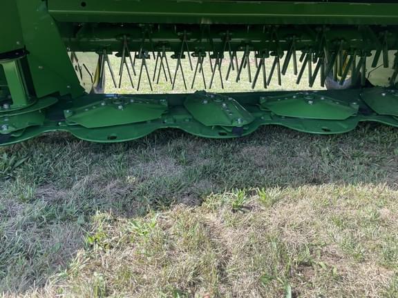 Image of John Deere S300 equipment image 4