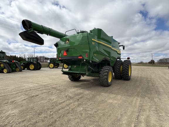 Image of John Deere S7 600 equipment image 3
