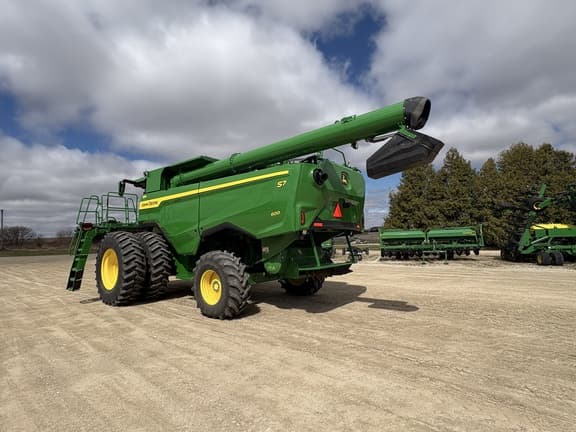 Image of John Deere S7 600 equipment image 2