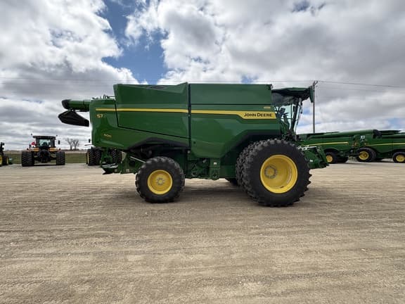 Image of John Deere S7 600 equipment image 4