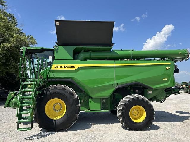 Image of John Deere S7 600 equipment image 2