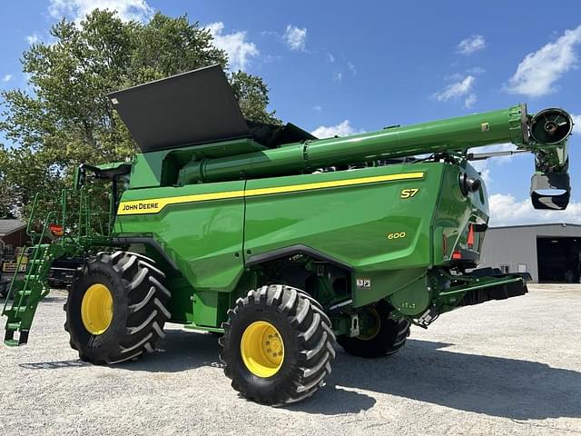 Image of John Deere S7 600 equipment image 4