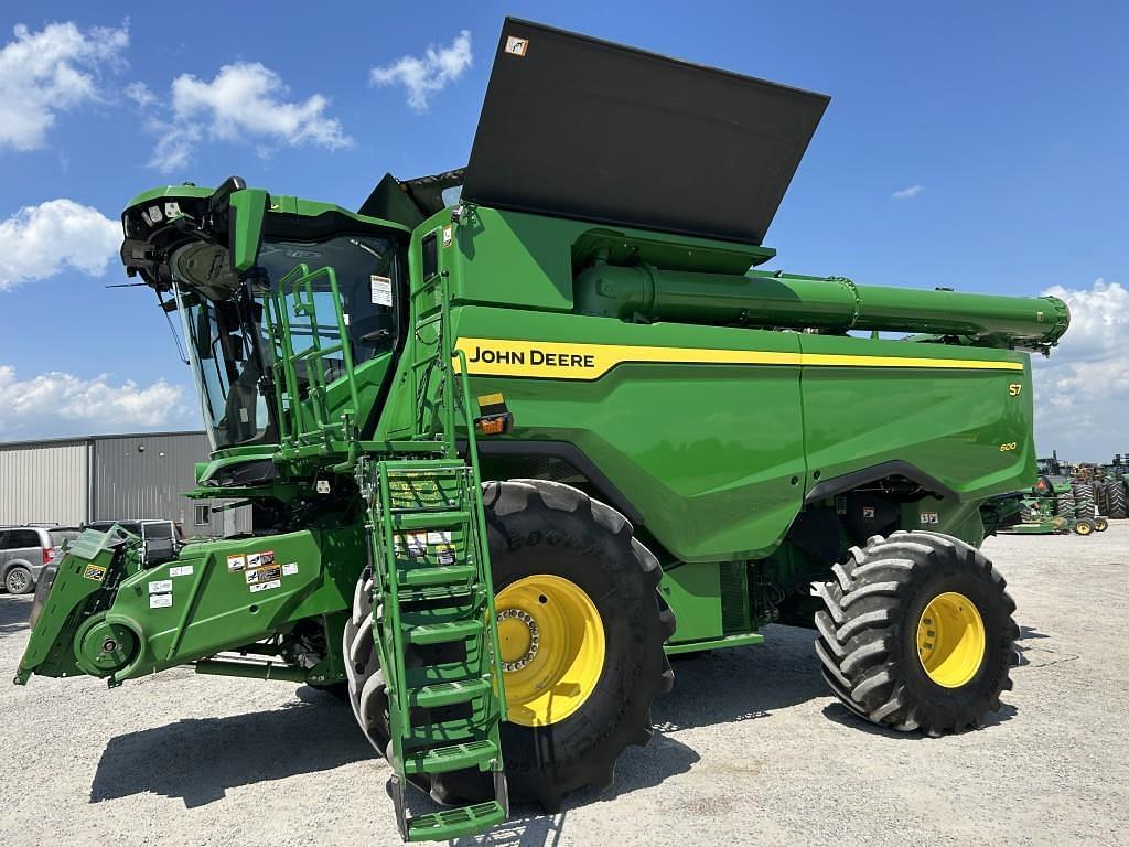 Image of John Deere S7 600 Primary image