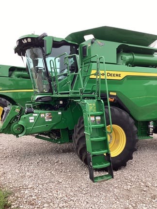 2025 John Deere S7 600 Equipment Image0