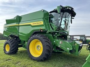 2025 John Deere S7 600 Image
