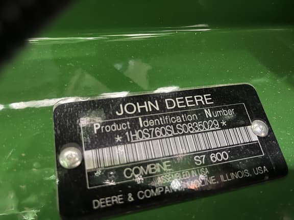 Image of John Deere S7 600 equipment image 1