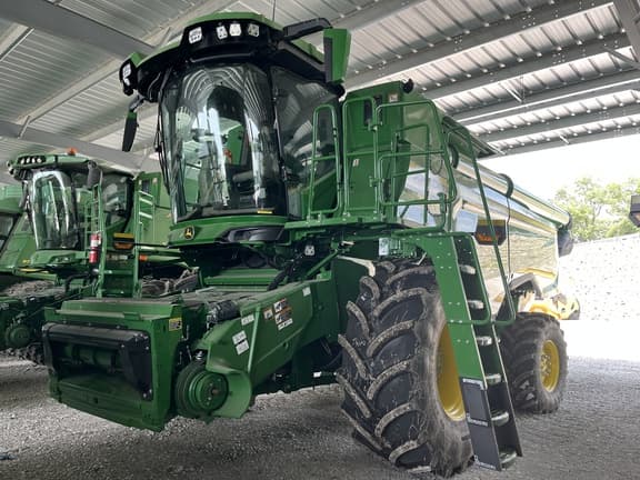 Image of John Deere S7 600 equipment image 3