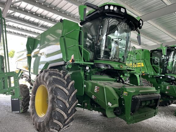 Image of John Deere S7 600 equipment image 2