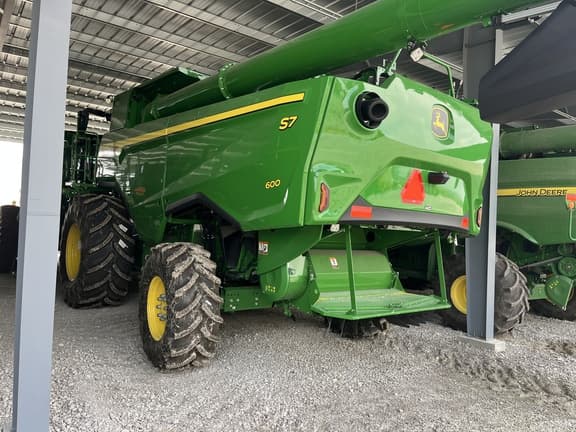 Image of John Deere S7 600 equipment image 4