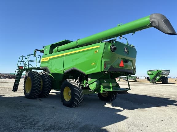 Image of John Deere S7 600 equipment image 4