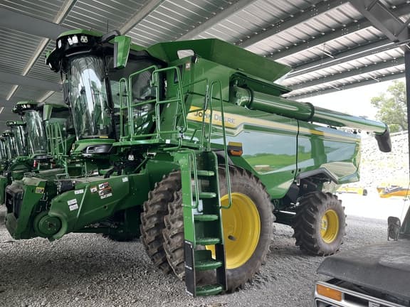 Image of John Deere S7 600 equipment image 4