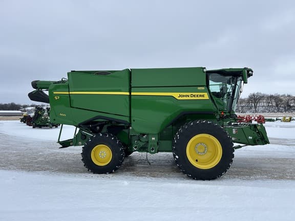 Image of John Deere S7 600 equipment image 2