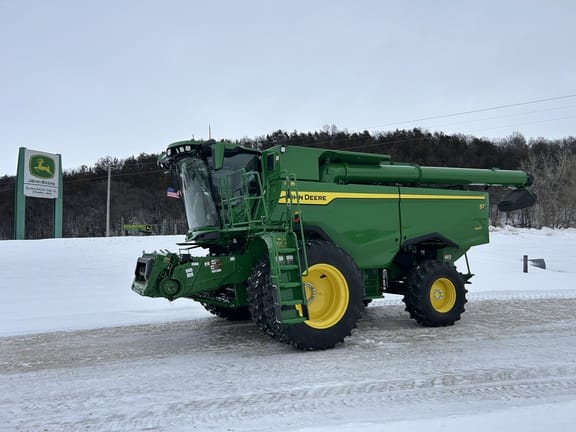 2025 John Deere S7 600 Equipment Image0