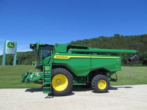 2025 John Deere S7 600 Image
