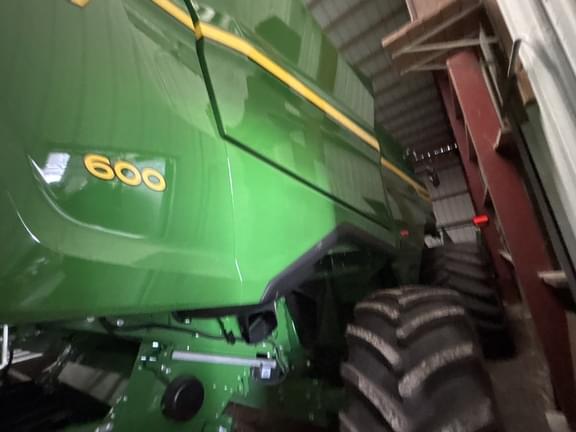 Image of John Deere S7 600 equipment image 3