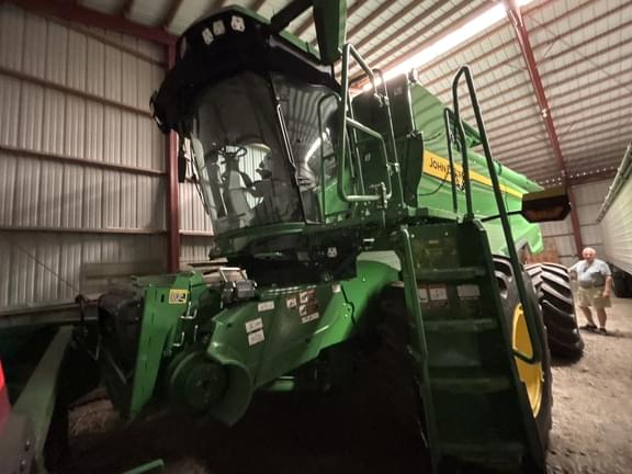Image of John Deere S7 600 Primary image