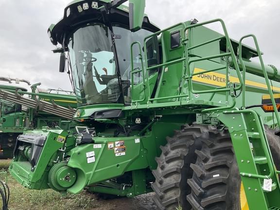 Image of John Deere S7 600 equipment image 2
