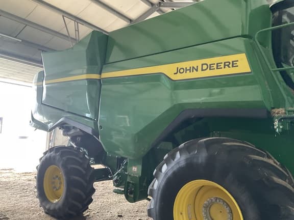 Image of John Deere S7 600 equipment image 4