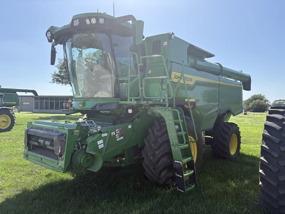 Image of John Deere S7 600 Primary image