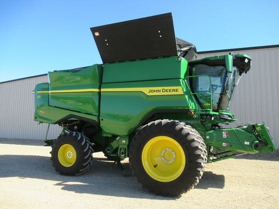 2025 John Deere S7 600 Equipment Image0