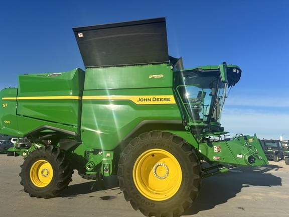Image of John Deere S7 600 equipment image 1