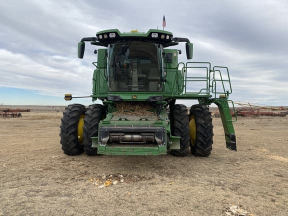 Image of John Deere S7 700 equipment image 1