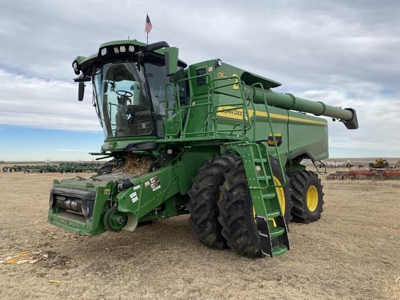 Image of John Deere S7 700 Primary image