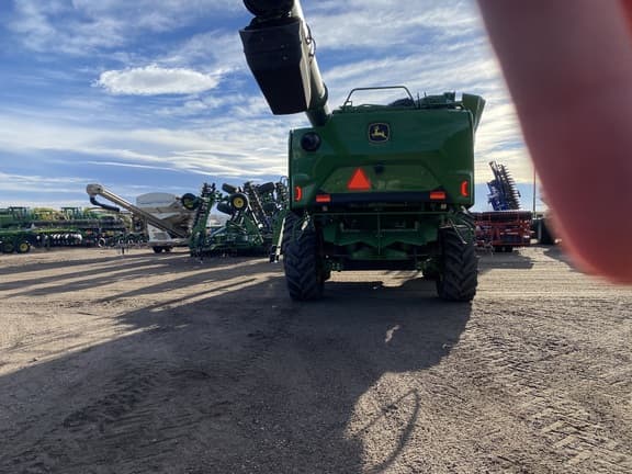 Image of John Deere S7 700 equipment image 4