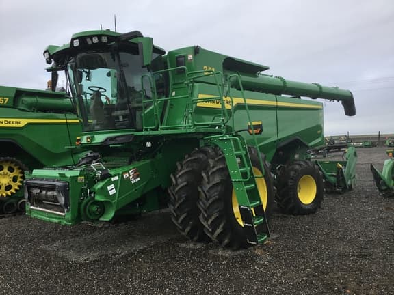 Image of John Deere S7 700 equipment image 1