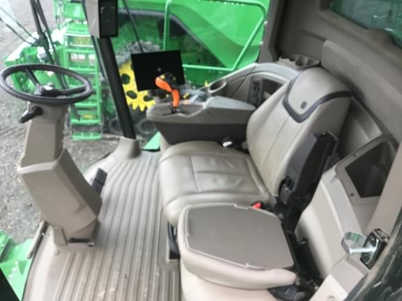 Image of John Deere S7 700 equipment image 4