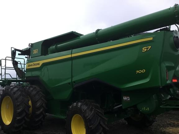 Image of John Deere S7 700 equipment image 1