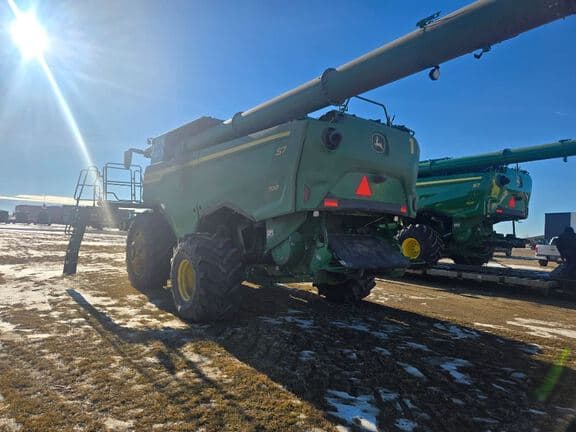 Image of John Deere S7 700 equipment image 1