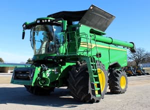 2025 John Deere S7 700 Image