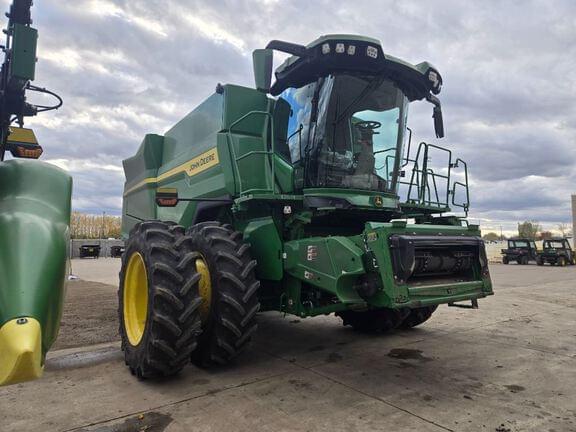 Image of John Deere S7 700 equipment image 4