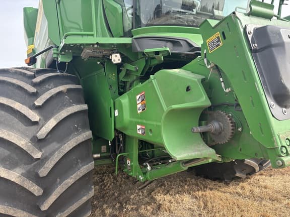 Image of John Deere S7 700 equipment image 3