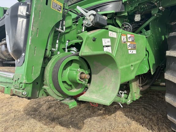 Image of John Deere S7 700 equipment image 1