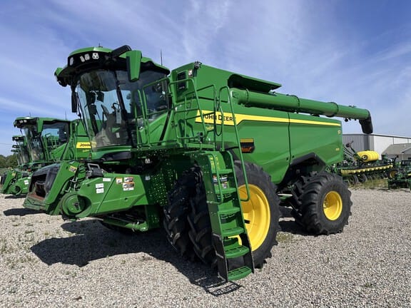 2025 John Deere S7 700 Equipment Image0