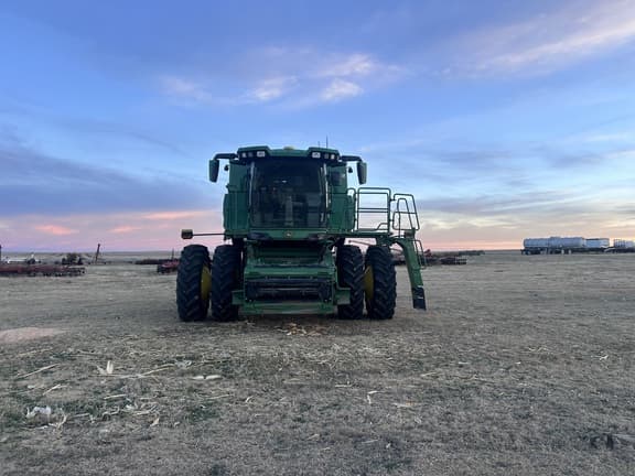 Image of John Deere S7 700 equipment image 1