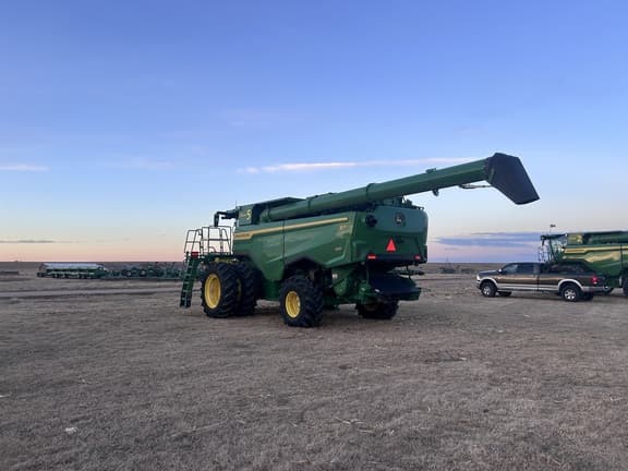 Image of John Deere S7 700 equipment image 3