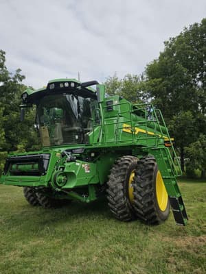 2025 John Deere S7 700 Image
