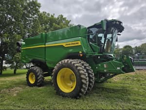 2025 John Deere S7 700 Image
