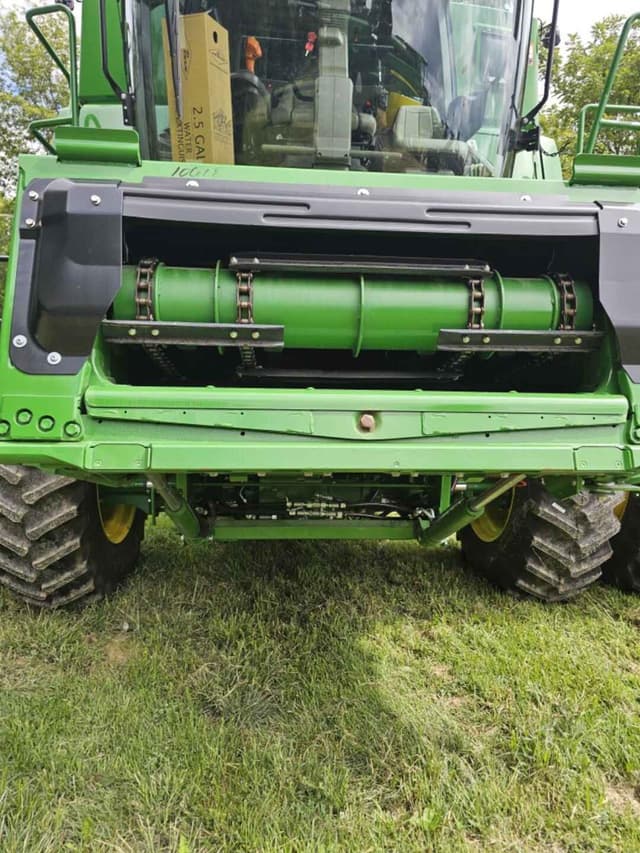 Image of John Deere S7 700 equipment image 1