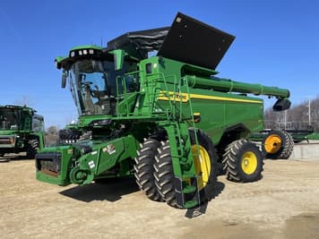 Main image John Deere S7 700