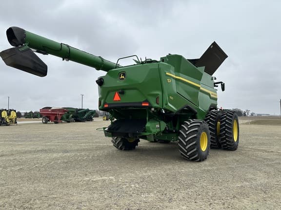 Image of John Deere S7 700 equipment image 4