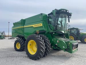 2025 John Deere S7 700 Image