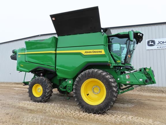 Image of John Deere S7 700 equipment image 1