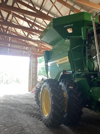 Image of John Deere S7 700 equipment image 2